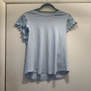 C&C California Light Blue Crochet Sleeve Women's Tee Size XS
